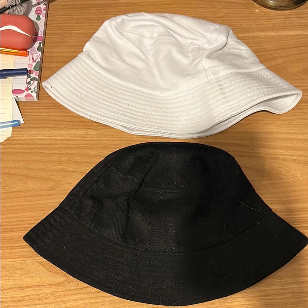 Adult Black and White Bucket Hat Set